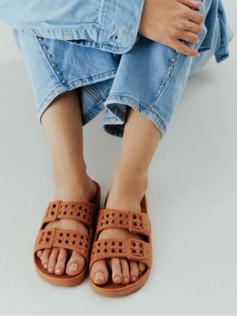 NWT Freedom Moses Paz Slides size 6